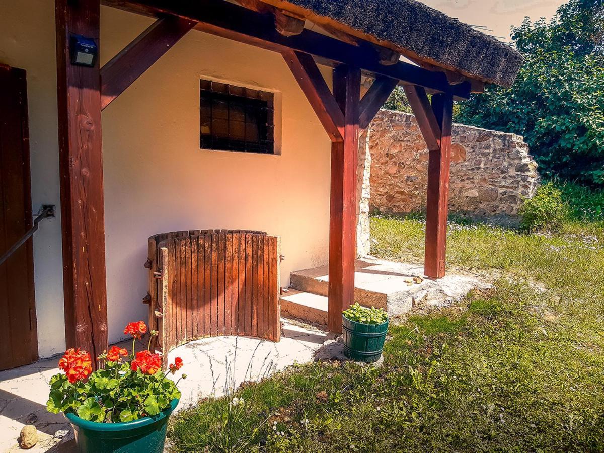 Wild Boar Cottage - Romantic Getaway Badacsonytomaj Exterior foto